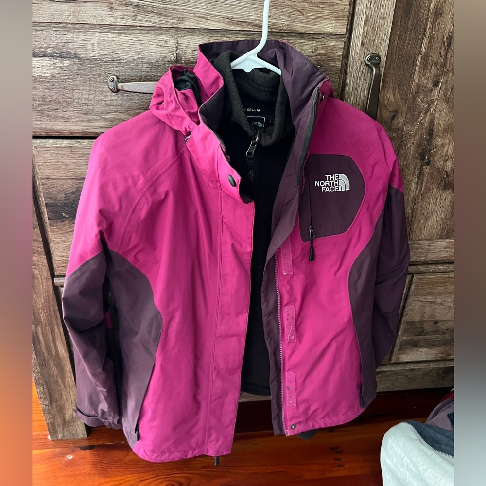 Women’s North Face triclimate jacket, 3 in 1 coat, Women’s north face fleece XS
